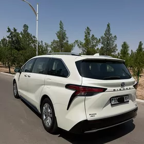 Toyota Sienna 2022