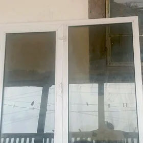 айна