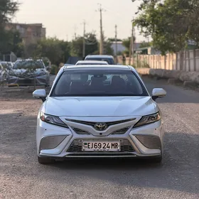 Toyota Camry 2024