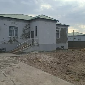 miras bazaryň maňlaýy jaý