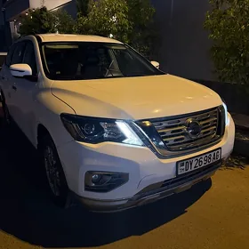 Nissan Pathfinder 2020