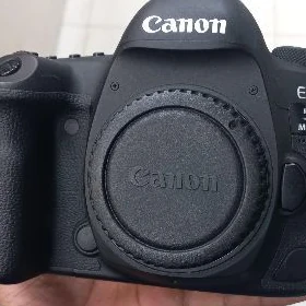 Canon D5 mark IV