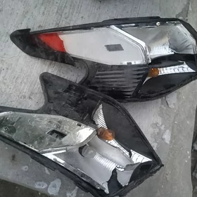 Versa 2021 stopniklet