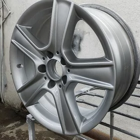 Mercedes R17