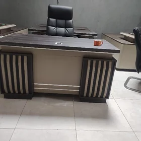 Mebel ofis uçin partalar