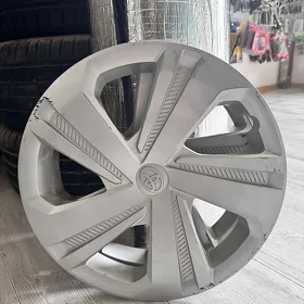Kalpak teker Yaris 2024