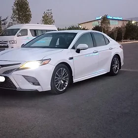 Toyota Camry 2018