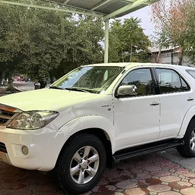 Toyota Fortuner 2008