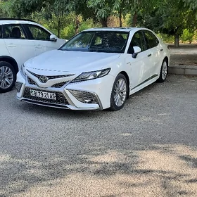 Toyota Camry 2021