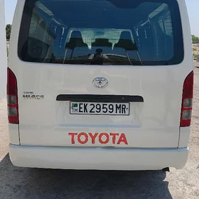 Toyota Hiace 2009
