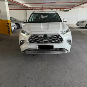 Toyota Highlander 2021