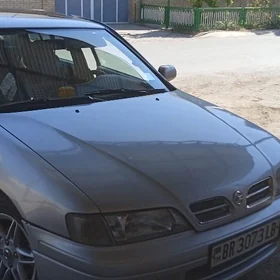 Nissan Primera 1996
