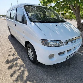 Hyundai H-1 2002