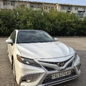 Toyota Camry 2021