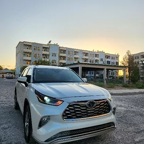 Toyota Highlander 2022