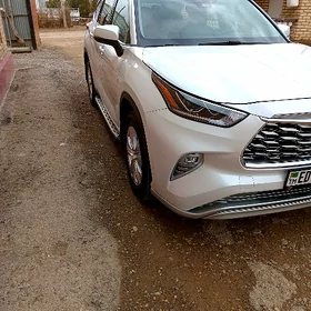 Toyota Highlander 2021