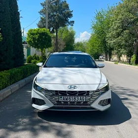 Hyundai Elantra 2023