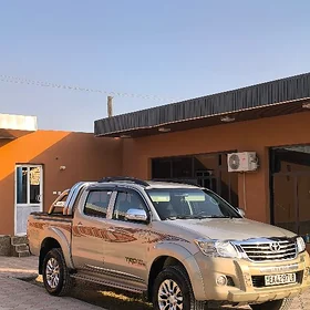 Toyota Hilux 2015