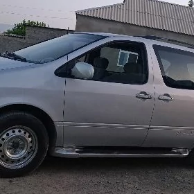 Toyota Sienna 2001
