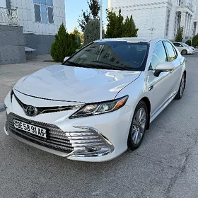 Toyota Camry 2021