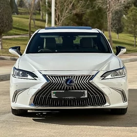 Lexus ES 2020
