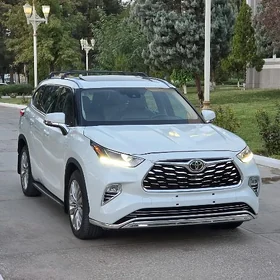 Toyota Highlander 2021
