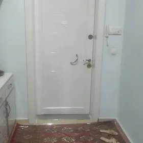Elitka Jay üçin demir gapy