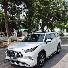 Toyota Highlander 2021