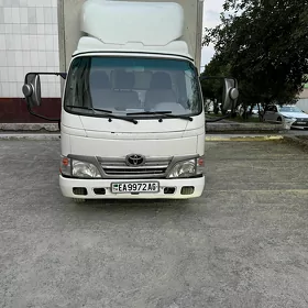 Toyota Dyna 2011