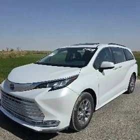 Toyota Sienna 2022
