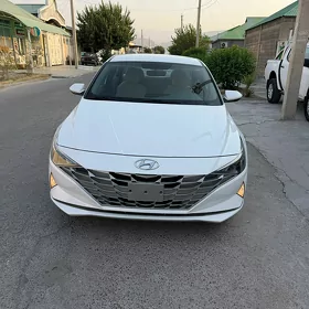 Hyundai Elantra 2022