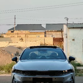 Kia K5 2023