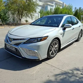 Toyota Camry 2021