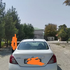 Nissan Versa 2011