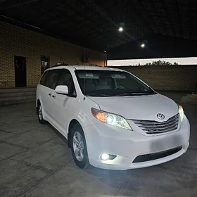 Toyota Sienna 2011
