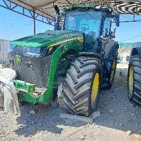 John Deere 2020
