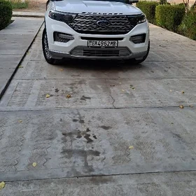 Ford Explorer 2022