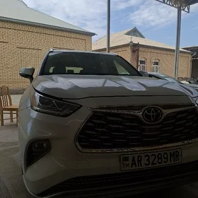 Toyota Highlander 2022