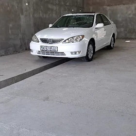 Toyota Camry 2004