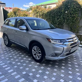 Mitsubishi Outlander 2018