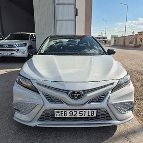 Toyota Camry 2021