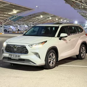 Toyota Grand Highlander 2023