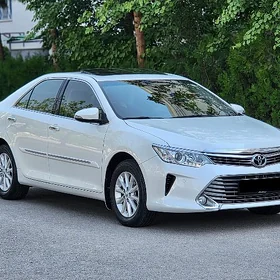 Toyota Camry 2015