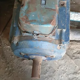 электродвигатель