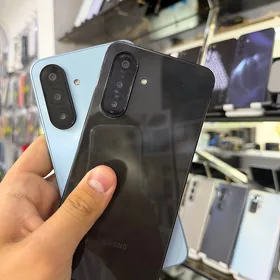 SAMSUNG A17
