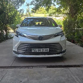 Toyota Sienna 2021