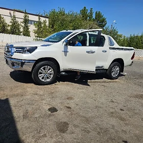 Toyota Hilux 2022
