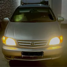 Toyota Sienna 2002