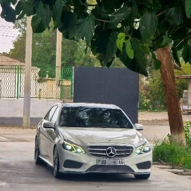 Mercedes-Benz W212 2010