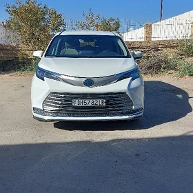 Toyota Sienna 2022